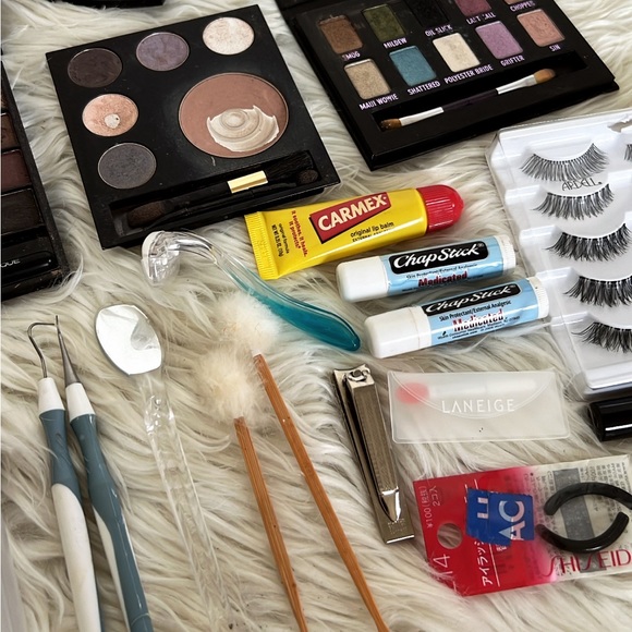 Makeup bundle - Picture 9 of 13